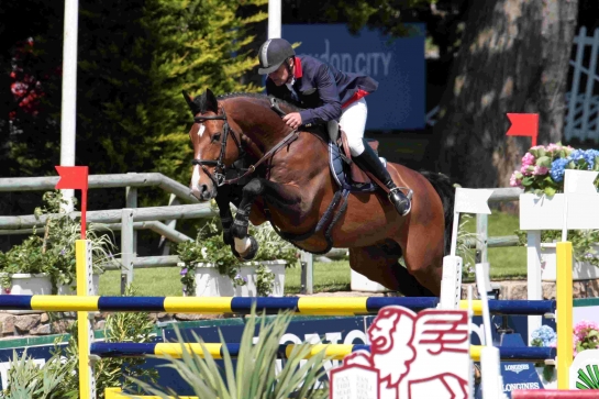 Une fille d'IDEAL DE LA LOGE se classe au CSI3* de Vichy