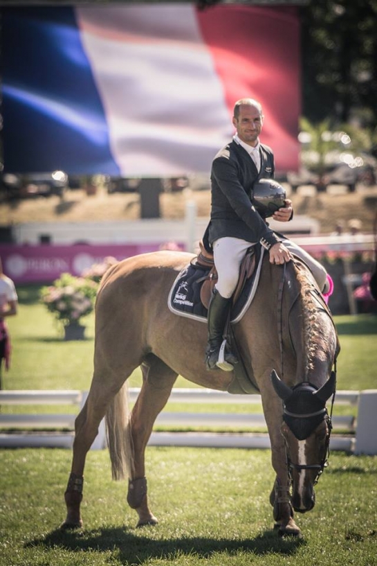 Unanime, fantastique fille de PEZETAS