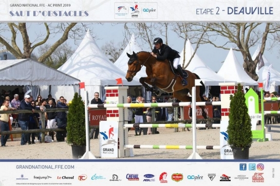 Doublé pour Unamour (CALVARO) dans le Grand National